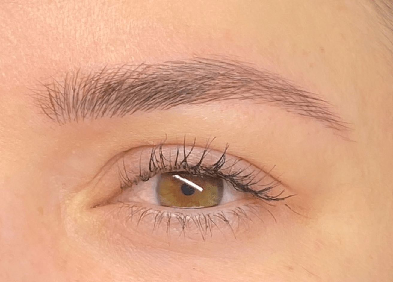 Exemples de réalisations de maquillage permanent sourcils, exemples de réalisation microblading sourcils